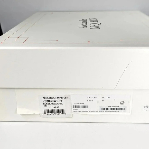 Alexander McQueen Women's Tread Grommet Embellished Heel Boot Size 40 MSRP 1,290 - Picture 8 of 9